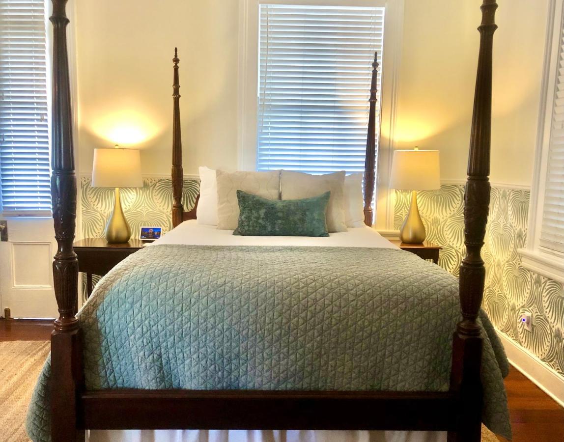 Daybed With Trundle In The Beautiful Ashley Inn 4 Blocks From King St Charleston Exterior foto
